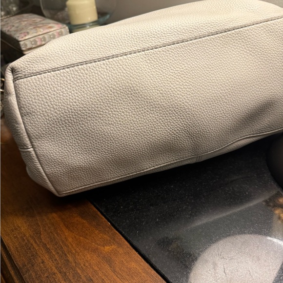Used Vince Camuto pretty Soft Women's Large Neutral Silver Cloud Shoulder Bag - Picture 4 of 11